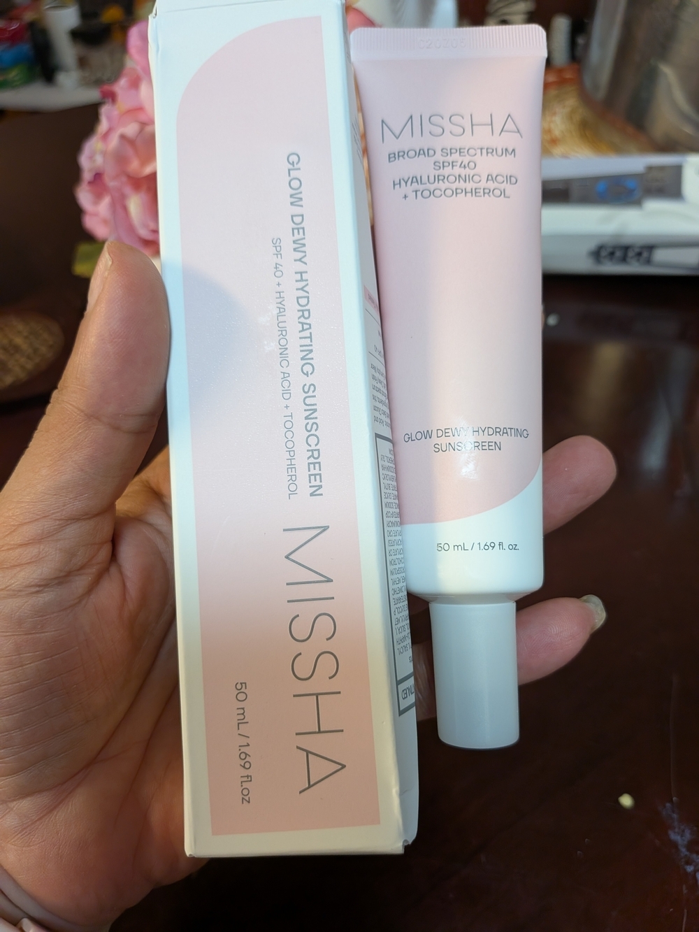 MISSHA Glow Dewy Hydrating Sunscreen SPF40 – Pink